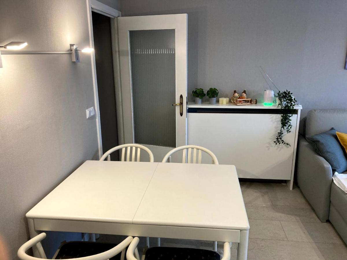 Studio Met Zeezicht Op Heldenplein 克诺克－海斯特 外观 照片