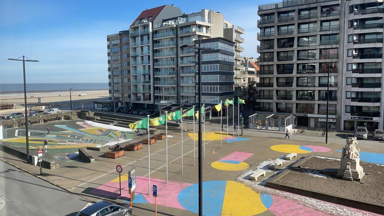 Studio Met Zeezicht Op Heldenplein 克诺克－海斯特 外观 照片