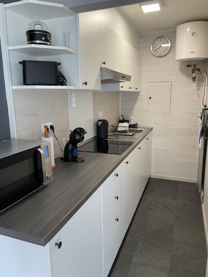 Studio Met Zeezicht Op Heldenplein 克诺克－海斯特 外观 照片